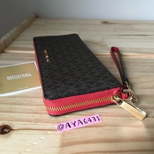 Michael Kors wallet🎈🎈